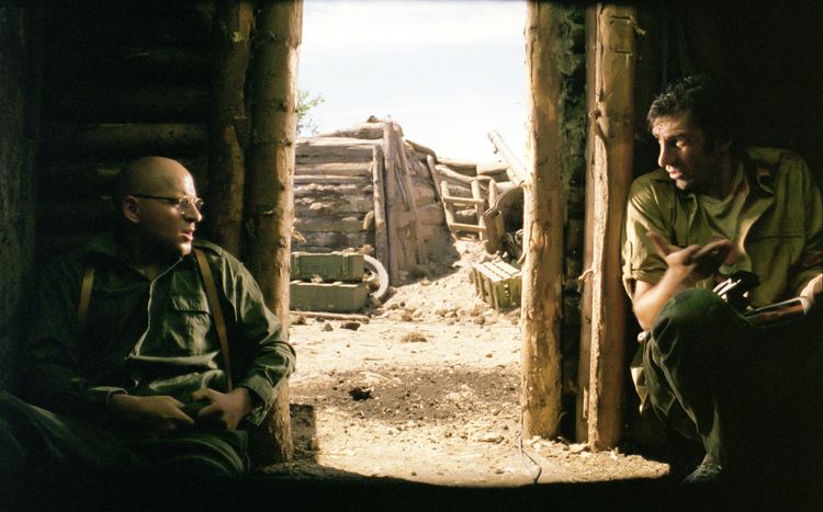 NO MAN'S LAND (2001)